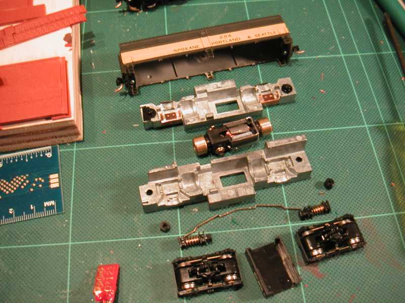 FB disassembled, click for large picture FBdisassembled.jpg
